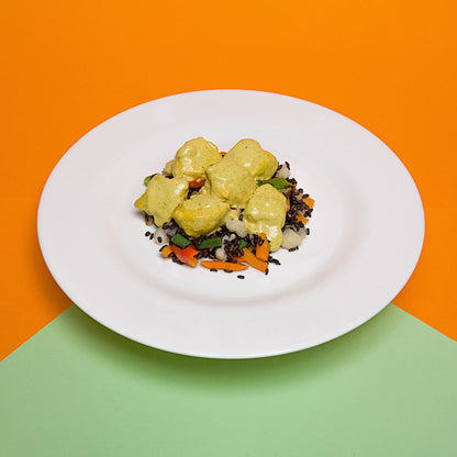 POLLO AL CURRY CON RISO VENERE E MIX DI VERDURE (PIATTO UNICO)