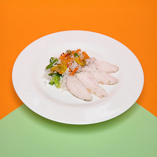 TAGLIATA DI POLLO ALLE ERBETTE, RISO BASMATI E MIX DI VERDURE (PIATTO UNICO)